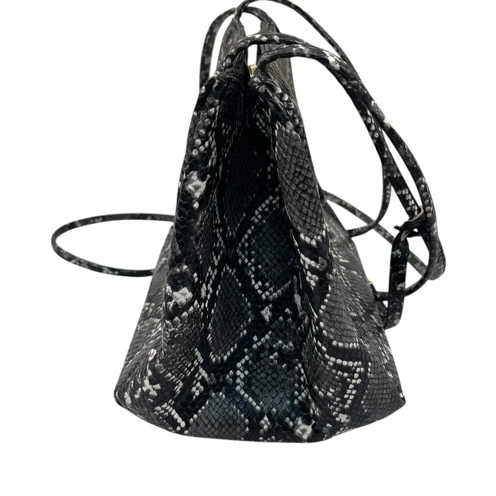 London Fog Snake Print Monochrome Shoulder Bag Gold Logo Y2K Double‎ Straps
